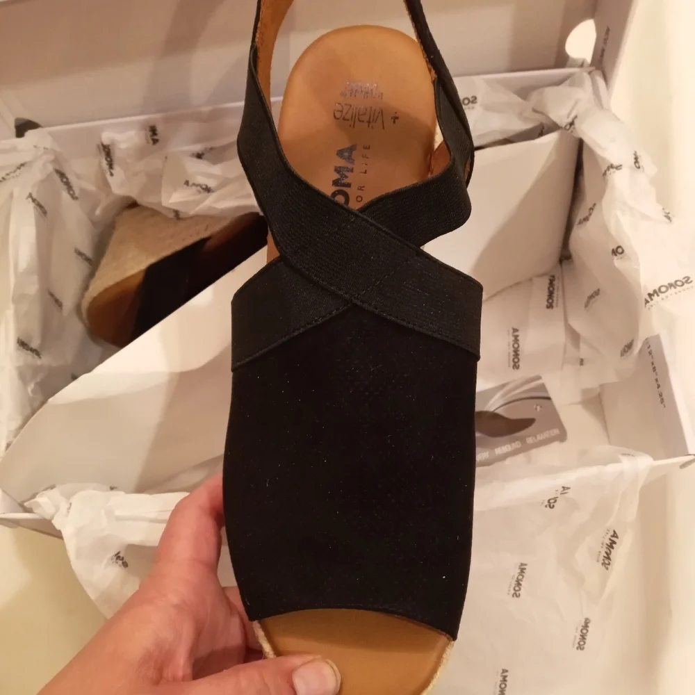 Shoes Wedges Sonoma 9 Black And Beige Open Toe Sandals